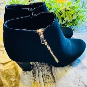 NEW Mari A. Elegant Black Ankle Boots Black